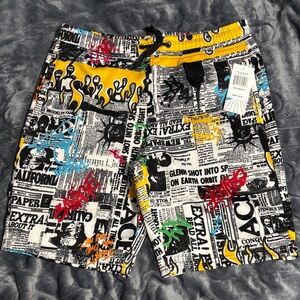 Vibrant Graphic Print Men's Athletic Shorts